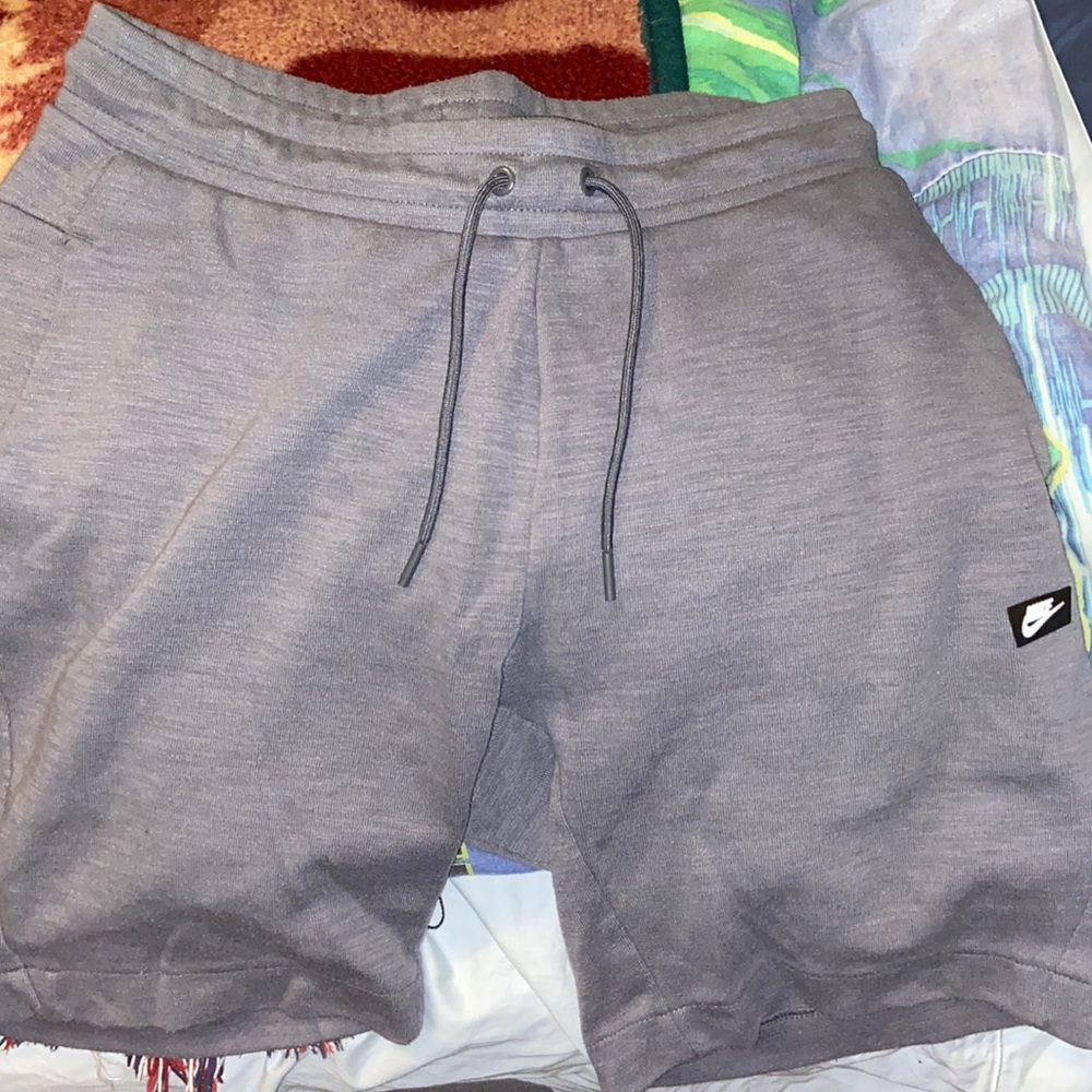 ⚡️NIKE GREY SWEAT SHORTS SIZE M⚡️